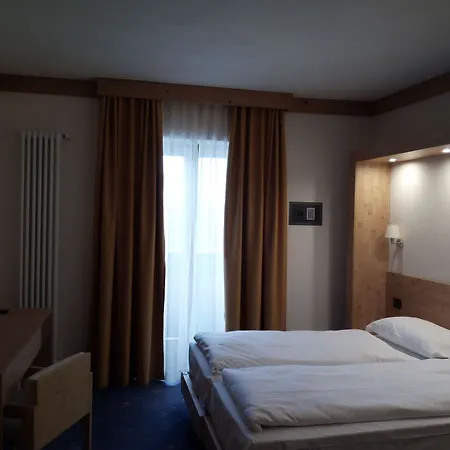 San Carlo, Tra Bormio E Livigno Hotel Isolaccia