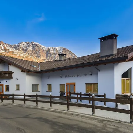 San Carlo, Tra Bormio E Livigno Hotel 3*