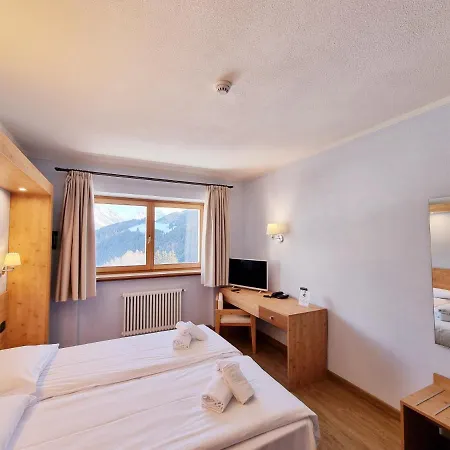 San Carlo, Tra Bormio E Livigno ホテル イゾラッチャ